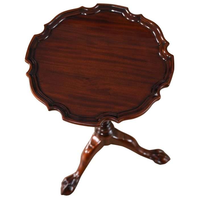 Pie Crust Table